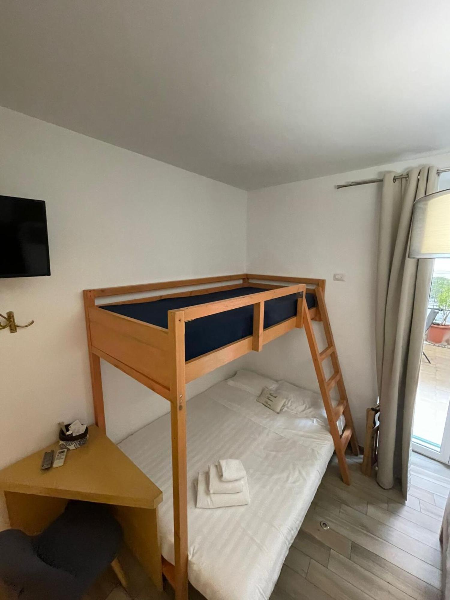 Flatinrome Trastevere Deluxe Rooms - Green Patio エクステリア 写真